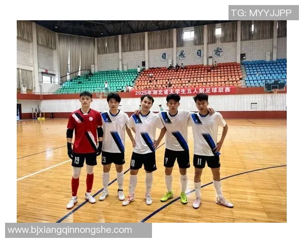 足球篮球和运动精神的交融探索与年轻人生活方式的影响